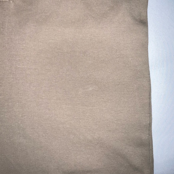 Brandy Melville Colleena Tank - Picture 3 of 3